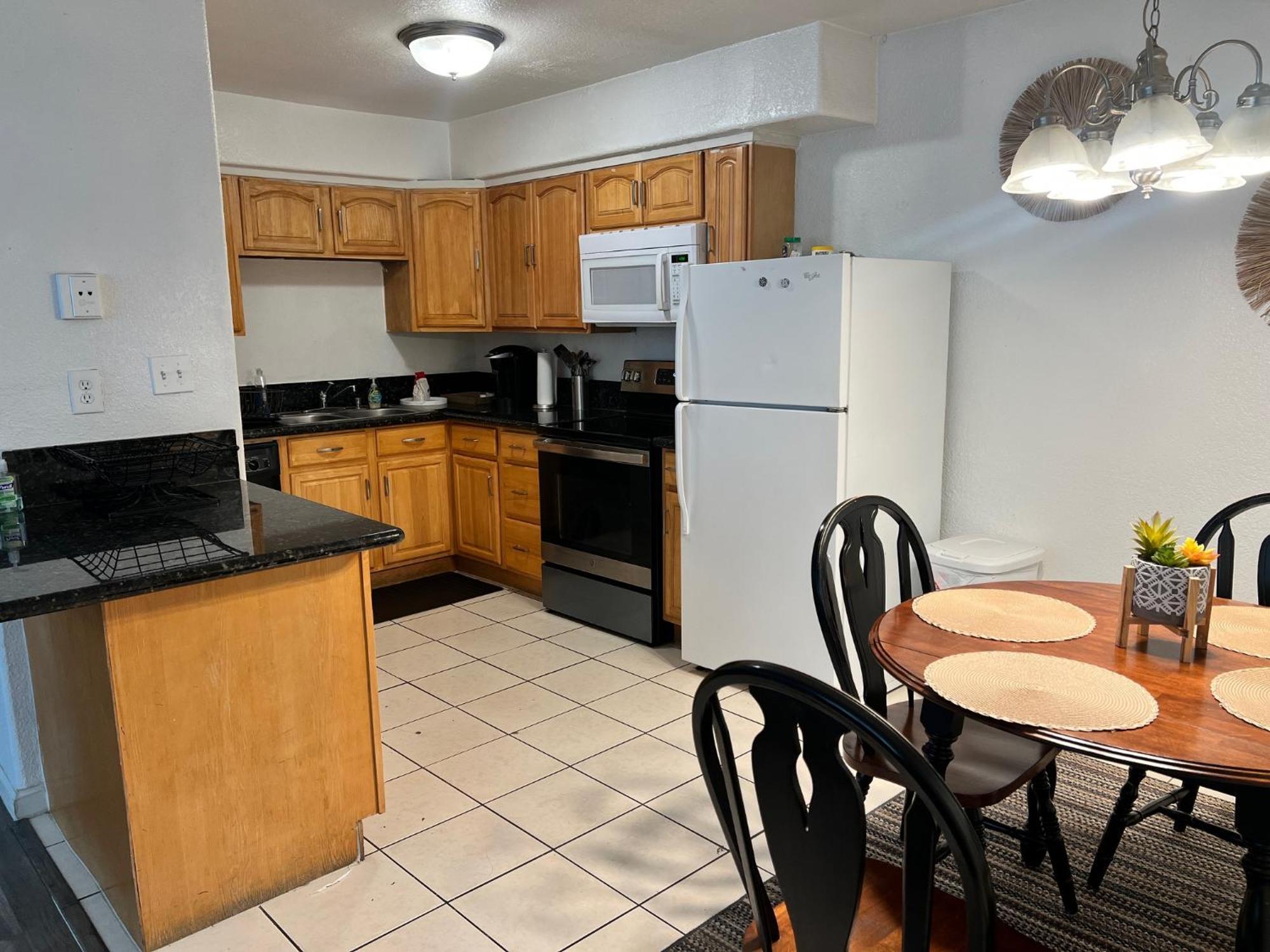 Lovely 1Bed,1Bath Condo With Free Parking Fresno Exterior photo